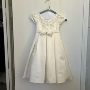 Cream Pearl  beading short sleeve flower girl dress with bow size 4